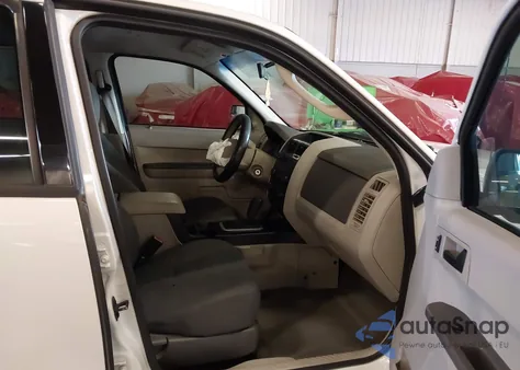 2012 Ford Escape Xls z USA, uszkodzony, nr VIN 1FMCU0C78CKC68373